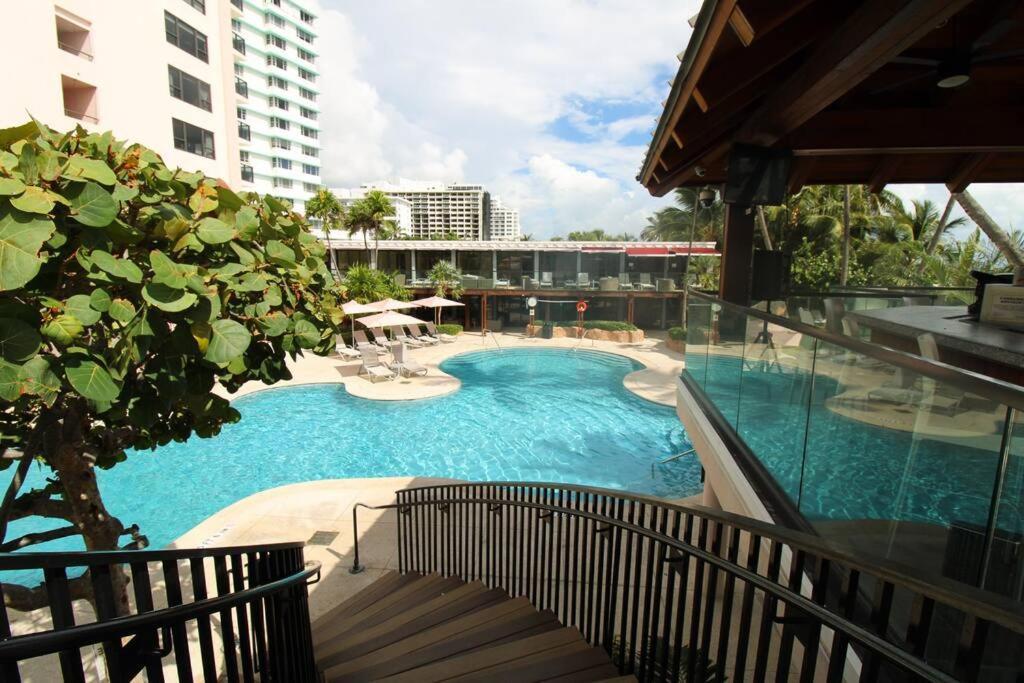 Alexander 511 Beachfront Condo With 2 Pools, Direct Beach Access, Sauna, Tikki Bar マイアミビーチ エクステリア 写真