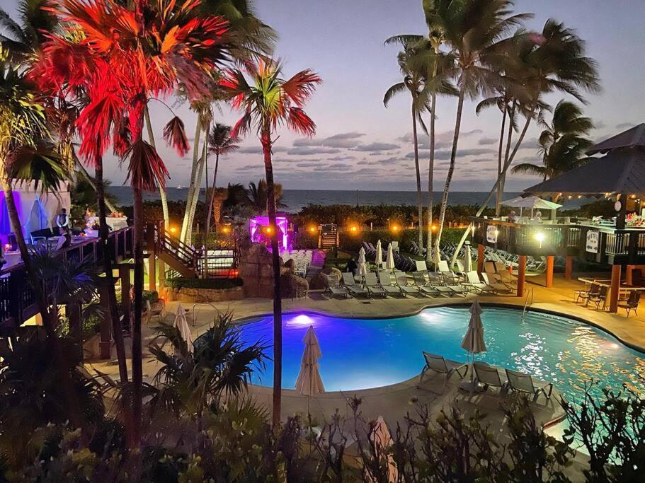 Alexander 511 Beachfront Condo With 2 Pools, Direct Beach Access, Sauna, Tikki Bar マイアミビーチ エクステリア 写真